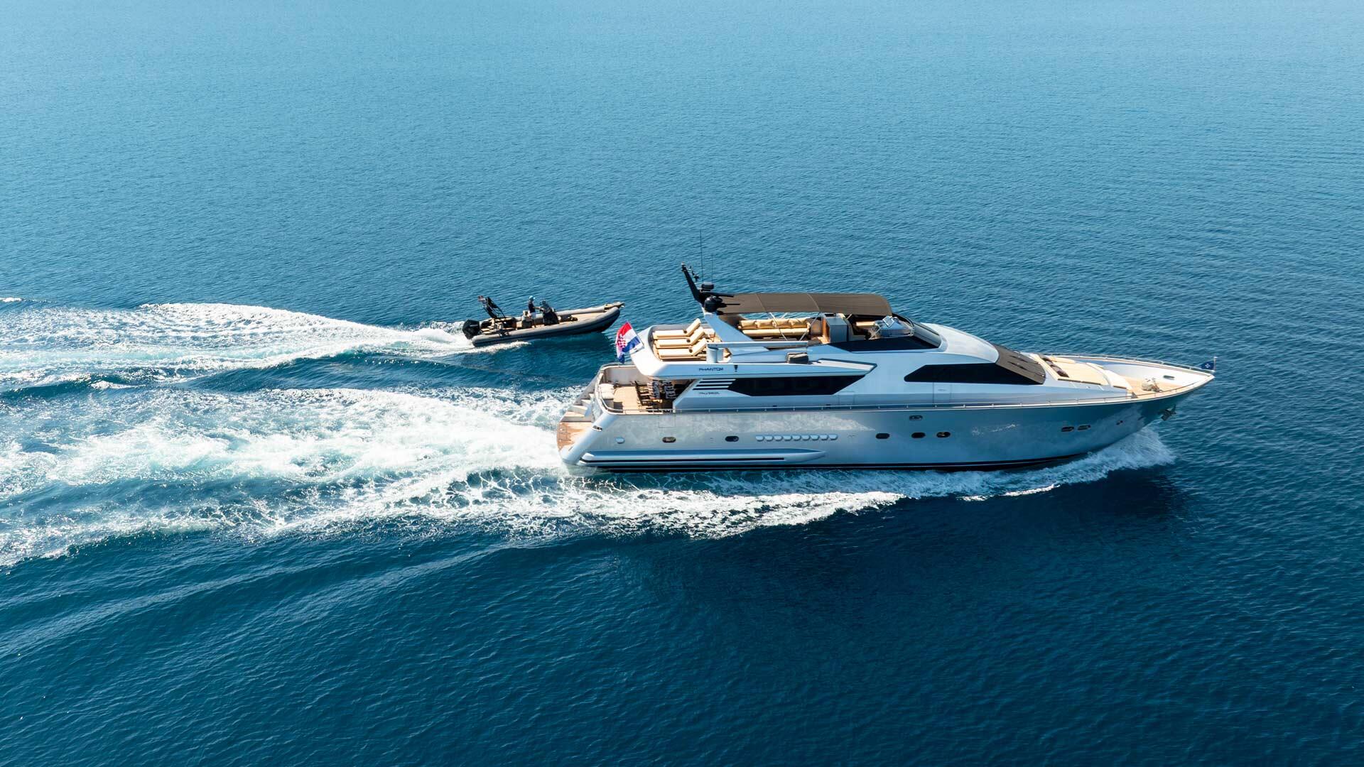 01-Phantom-cruising_.jpg