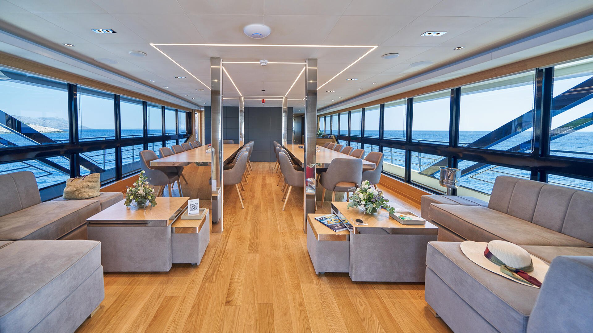 14-Argo-interior-dining.jpg