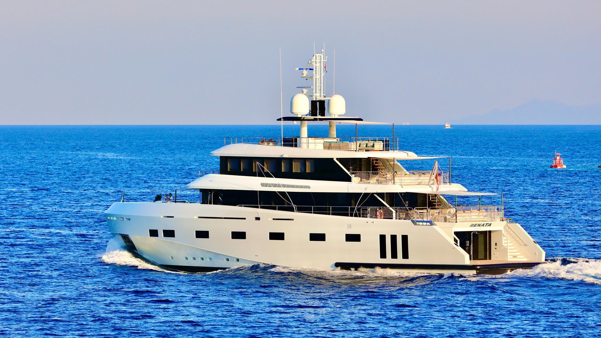 09-RENATA-portside-cruising_.jpg