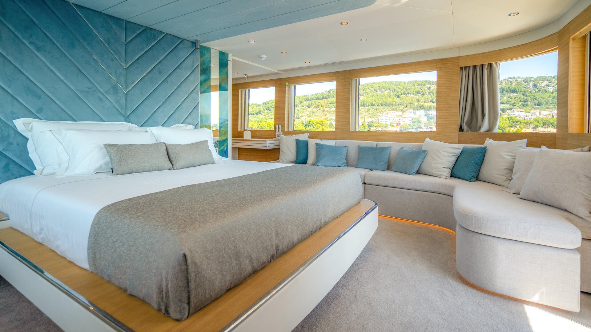 16-Renata-Master-stateroom_.jpg