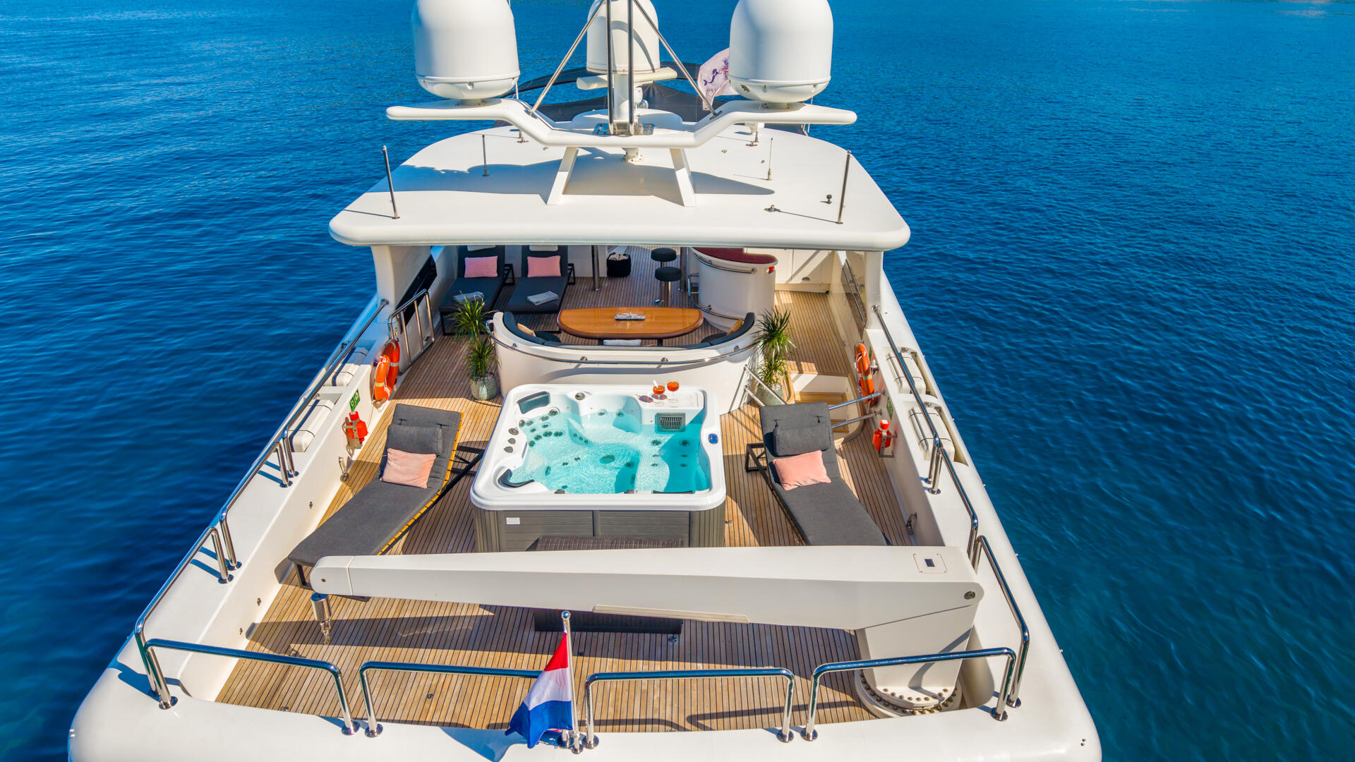 07-Conte-Stefani-sundeck_.jpg
