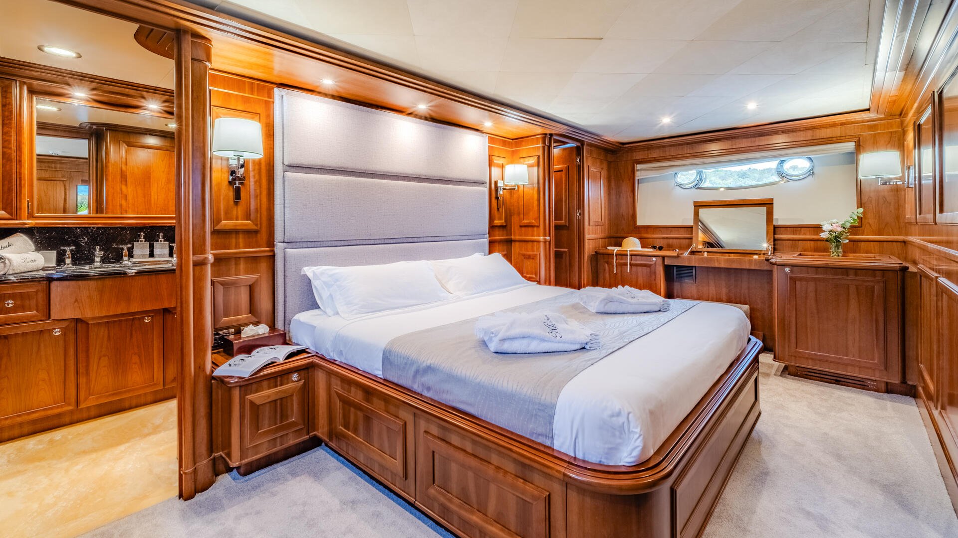 29-Klobuk-VIP-cabin_.jpg
