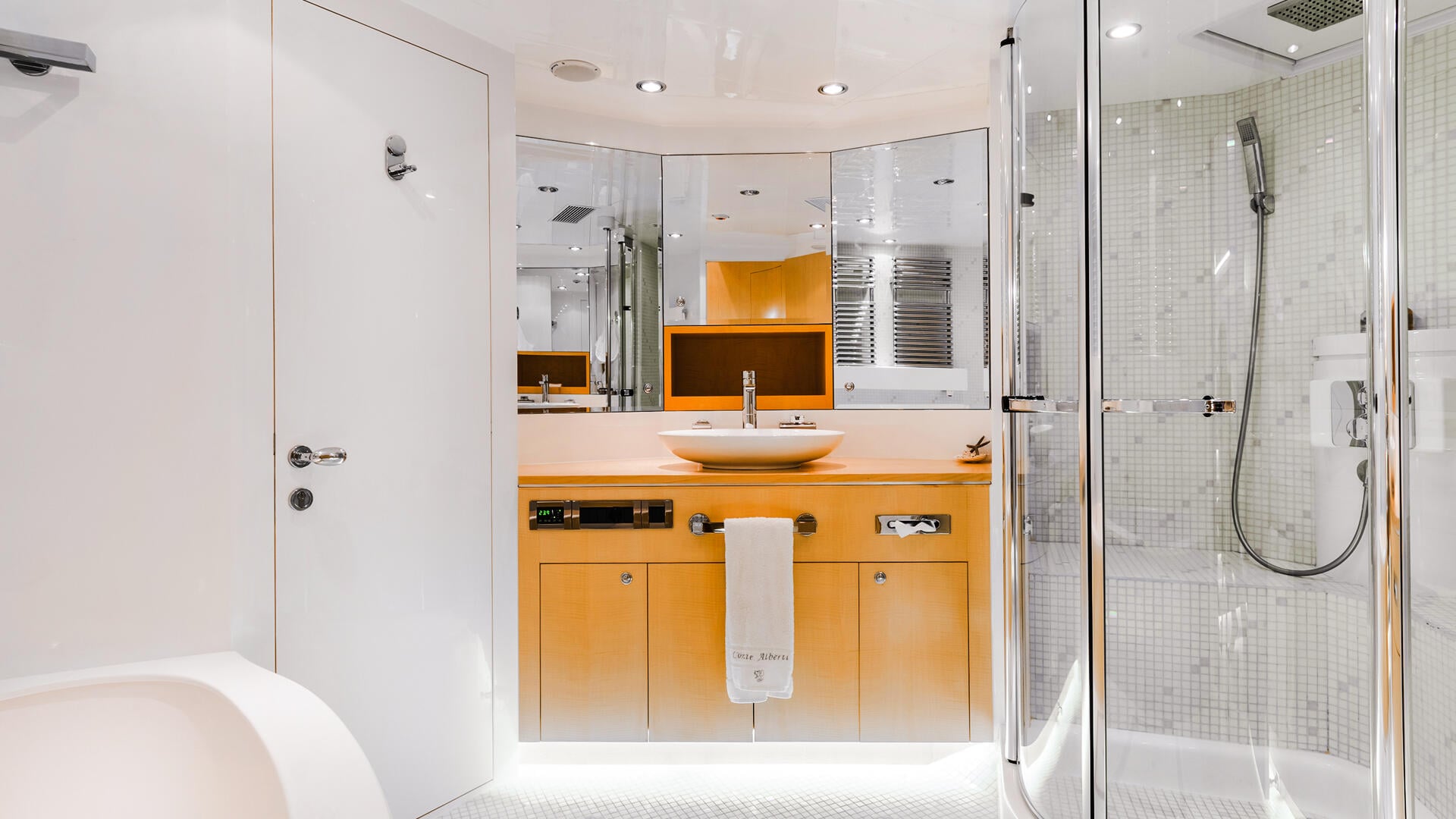 25-Conte-Alberti-ensuite_.jpg