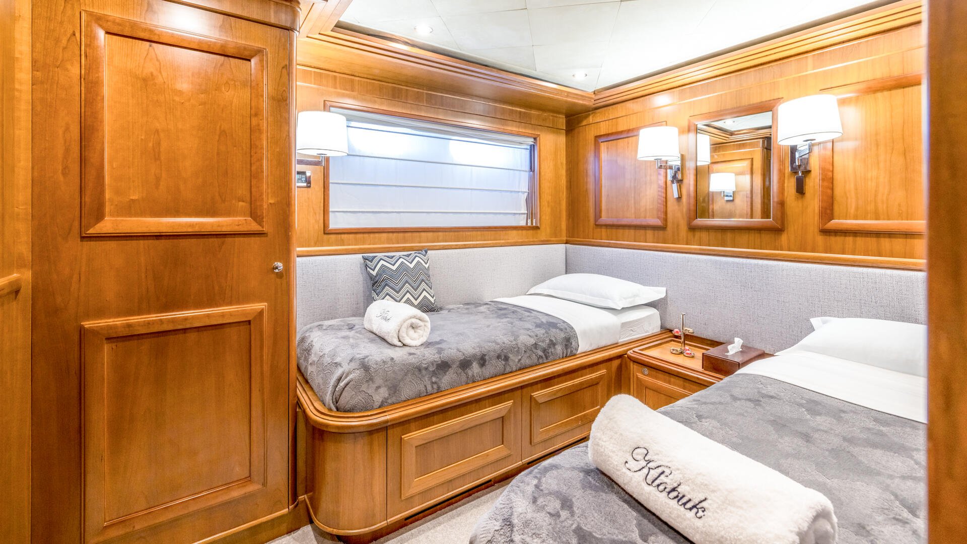 32-Klobuk-Twin-cabin-side-view_.jpg