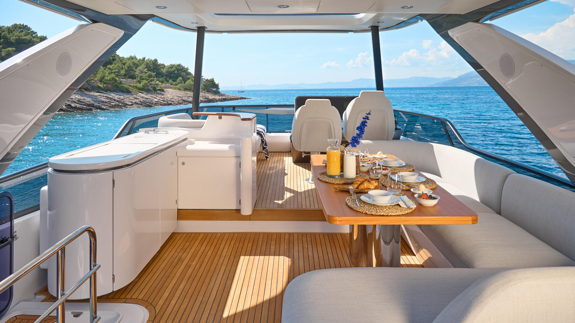 23-Aglaya-flybridge_.jpg