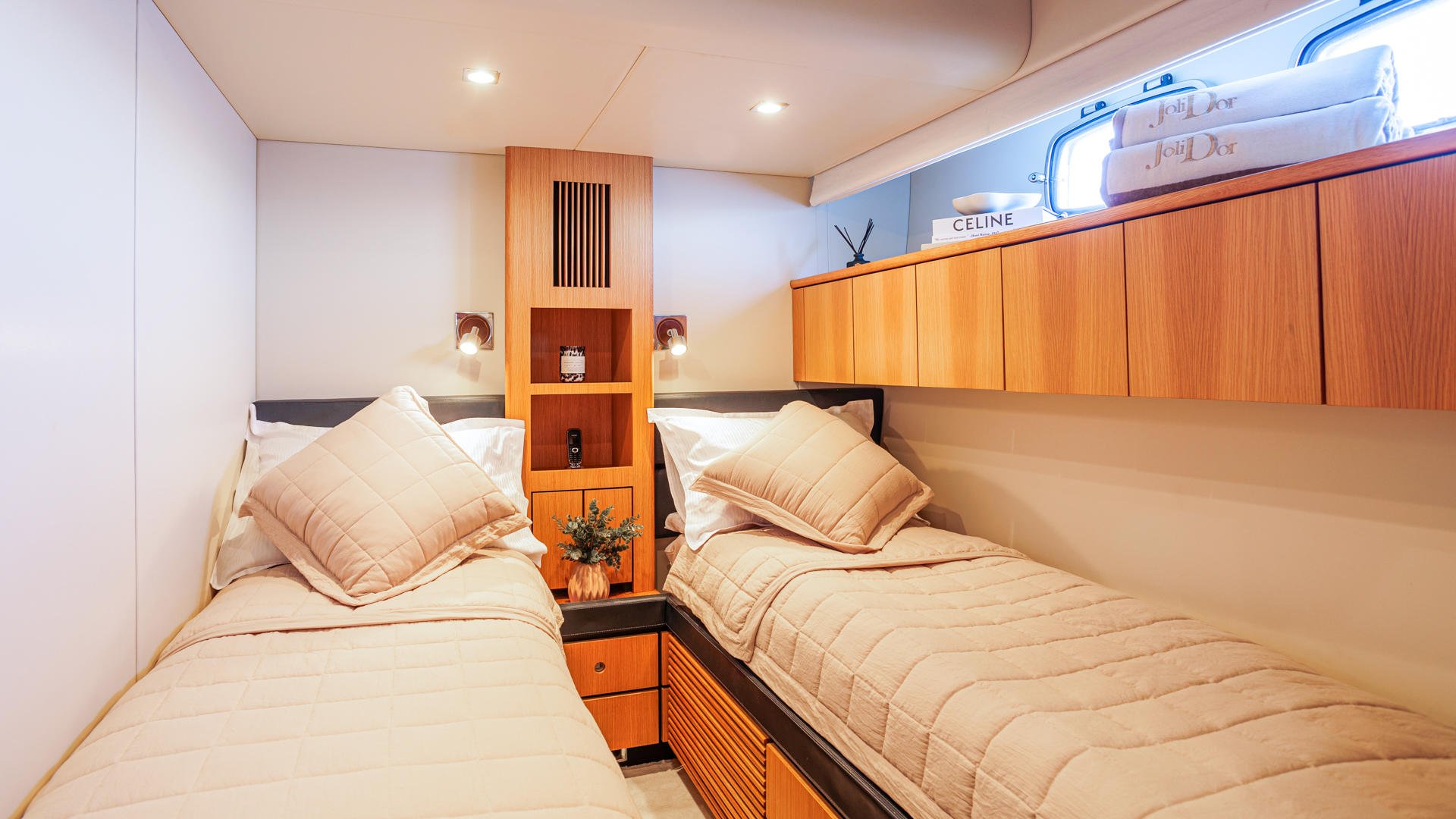 24-JoliDor-Twin-cabin-starboard_.jpg