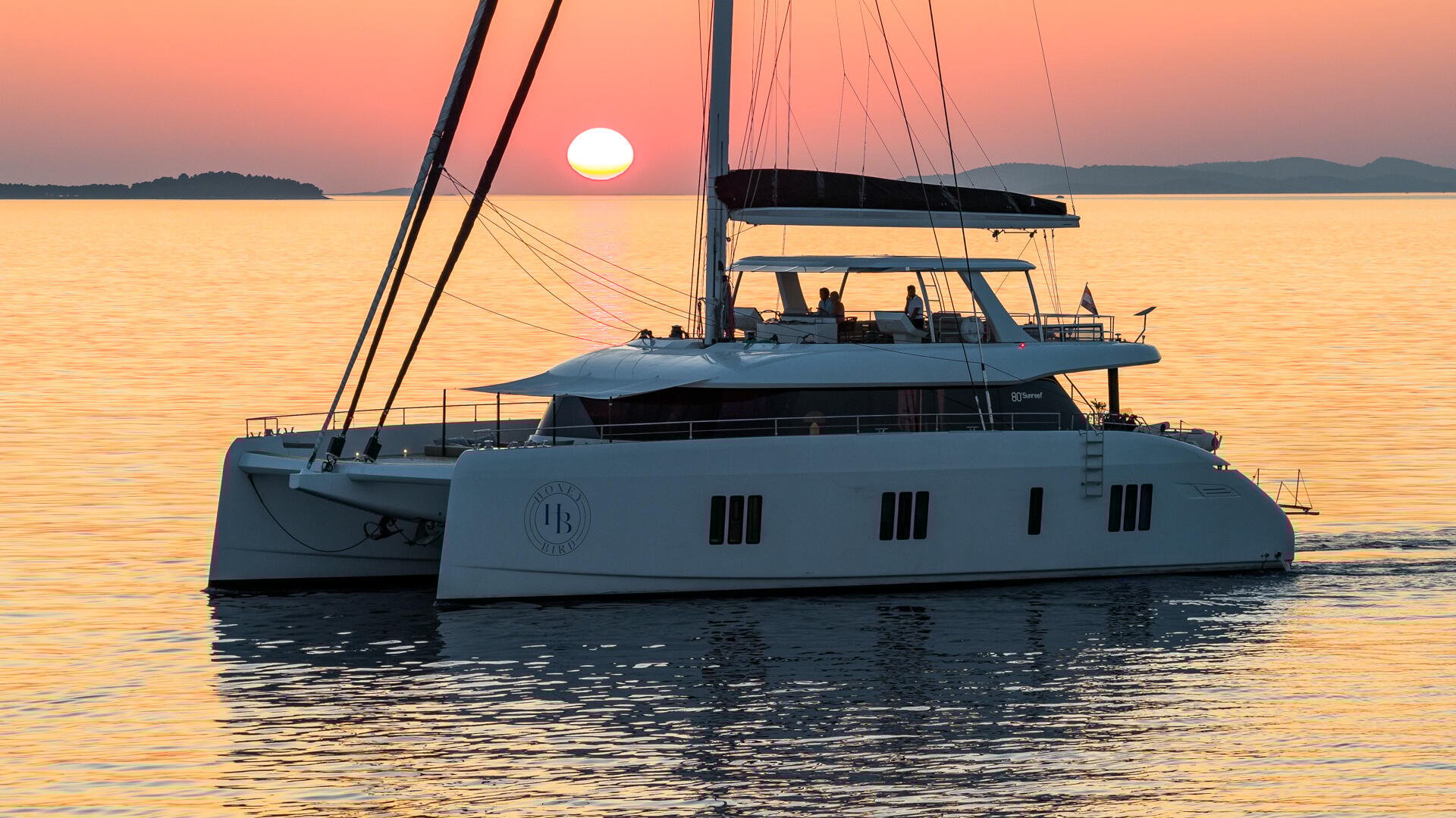 05-Honeybird-portside_.jpg