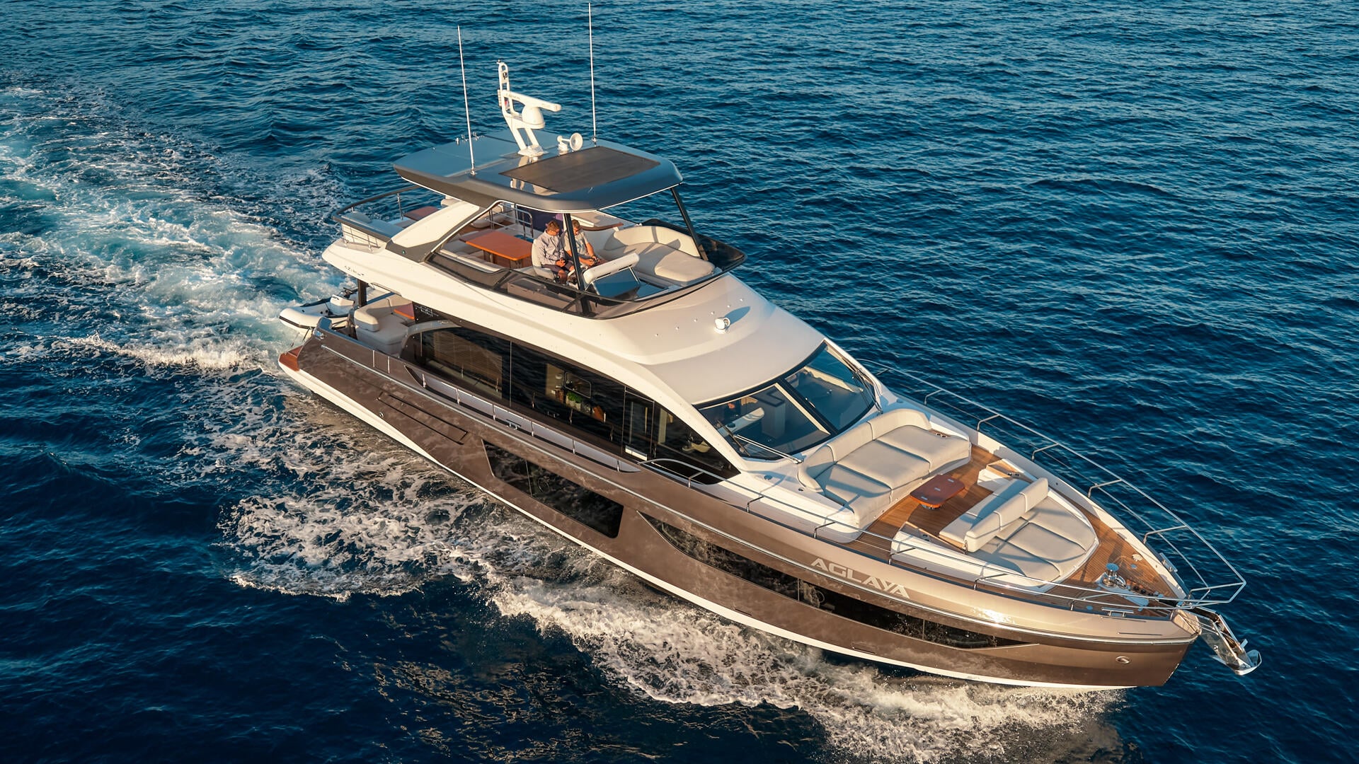 01-Aglaya-Cruising_.jpg
