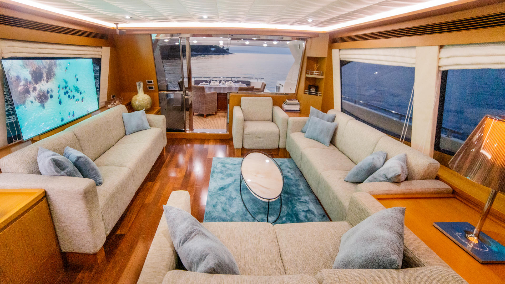 16-ORLANDO-L-salon-view-towards-stern_.jpg