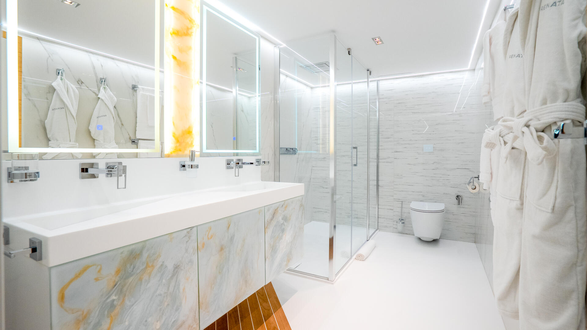 39-Renata-Twin-stateroom-ensuite_.jpg