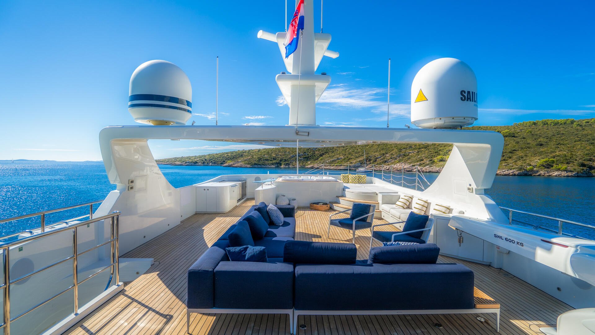 11-Silent-World-sun-deck_.jpg