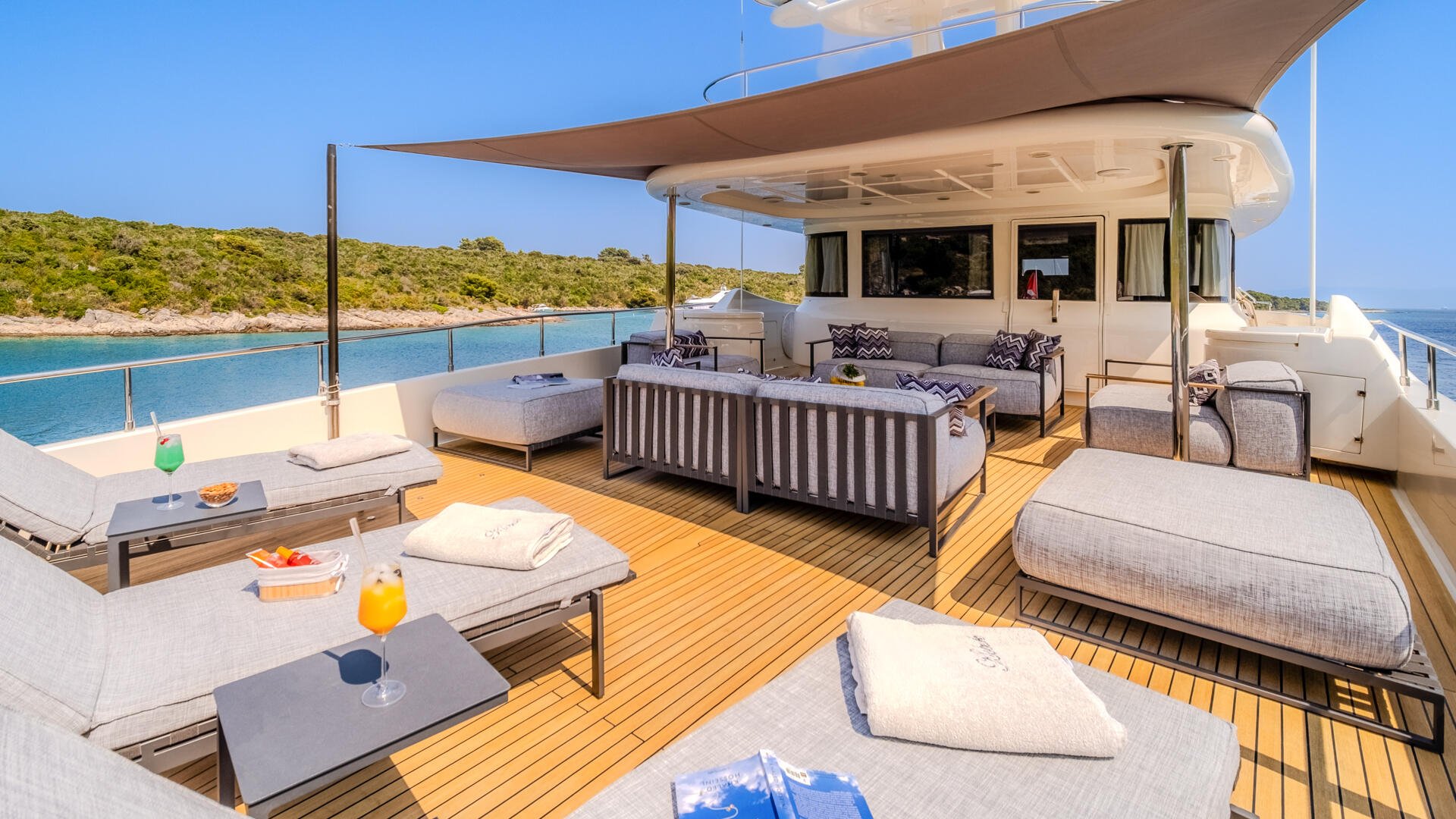15-Klobuk-flybridge-tranquillity_.jpg