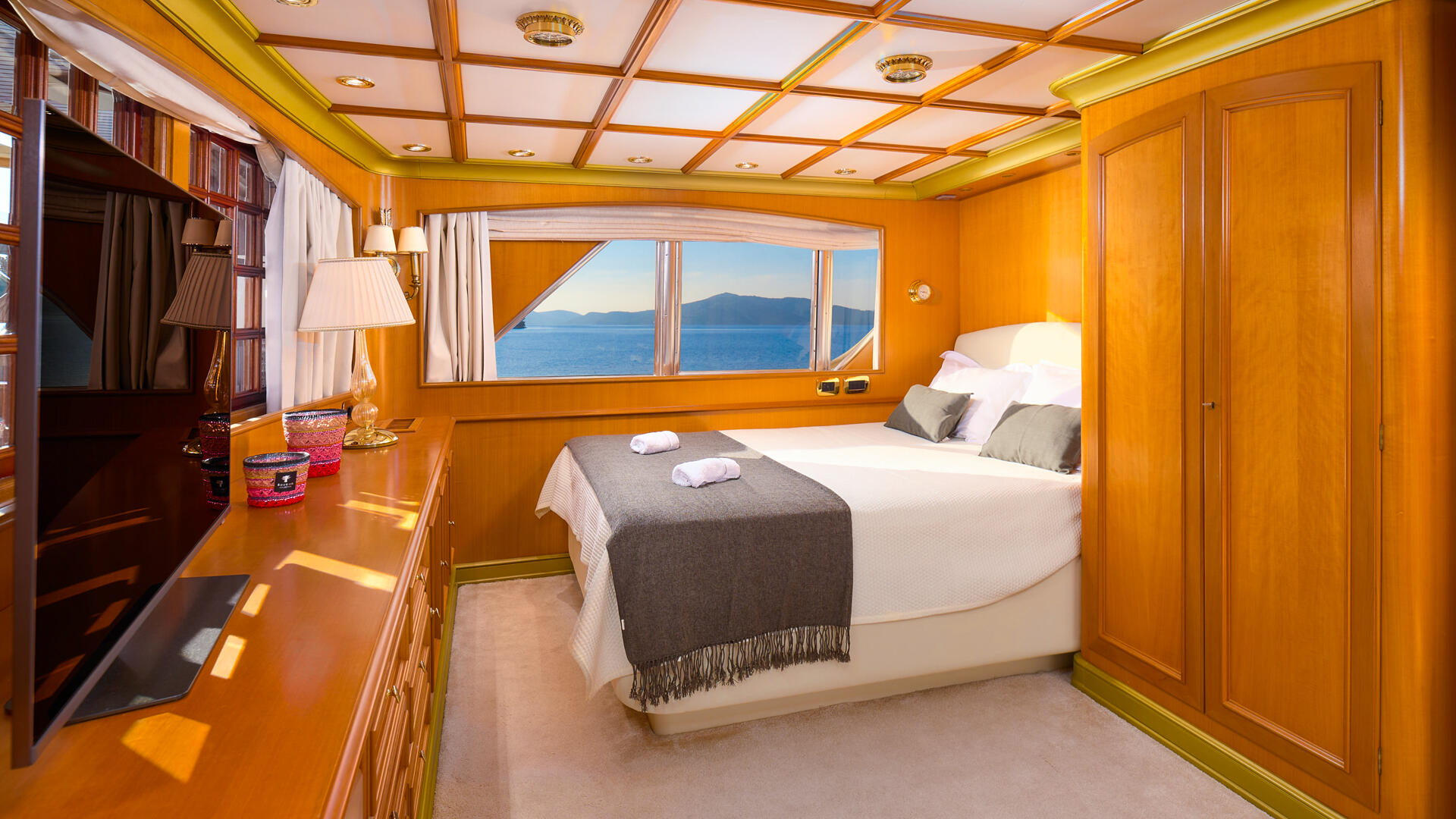 18-To-Je-To-upper-deck-cabin_.jpg