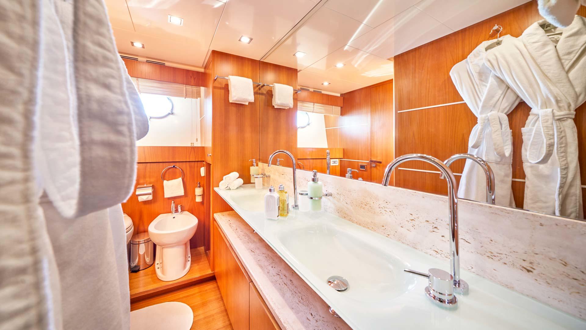 30-KARISMA-Master-toilette_.jpg