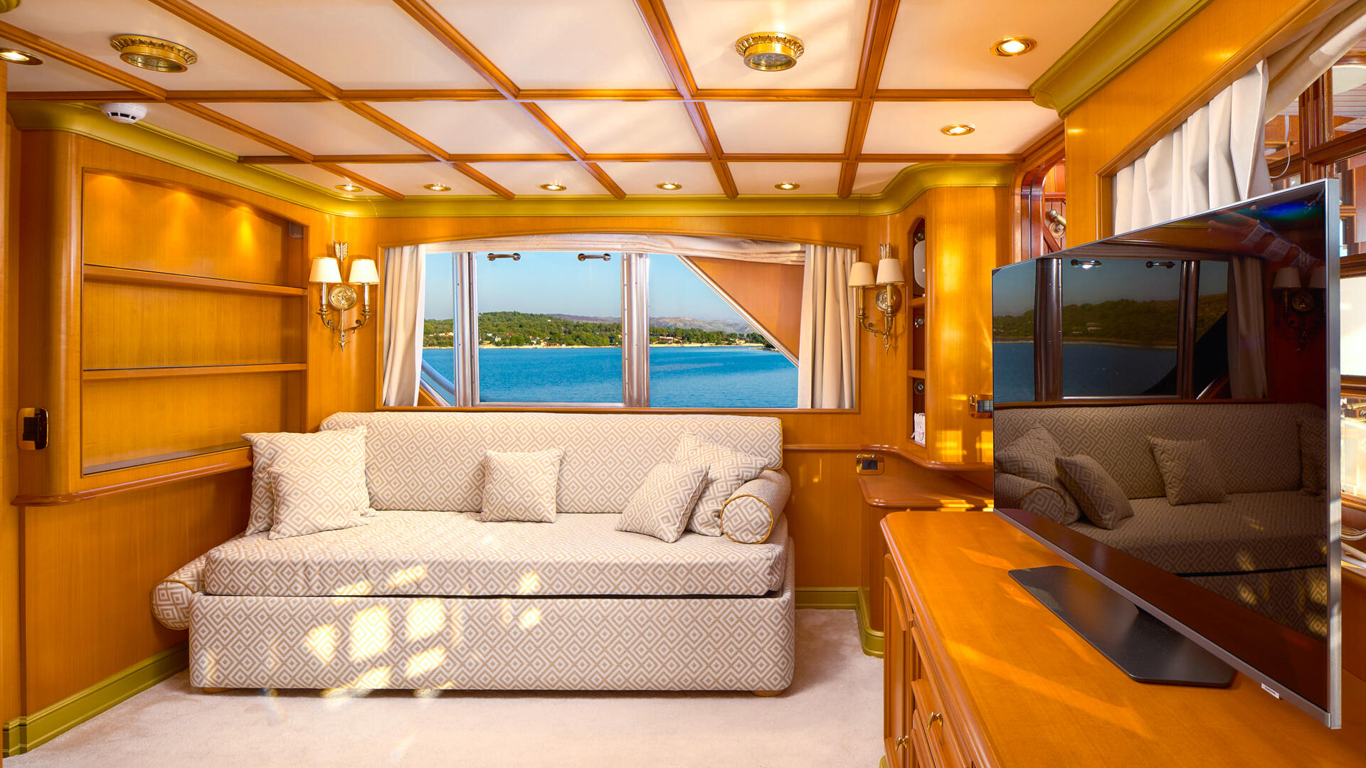 19-To-Je-To-upper-deck-cabin side-view_.jpg