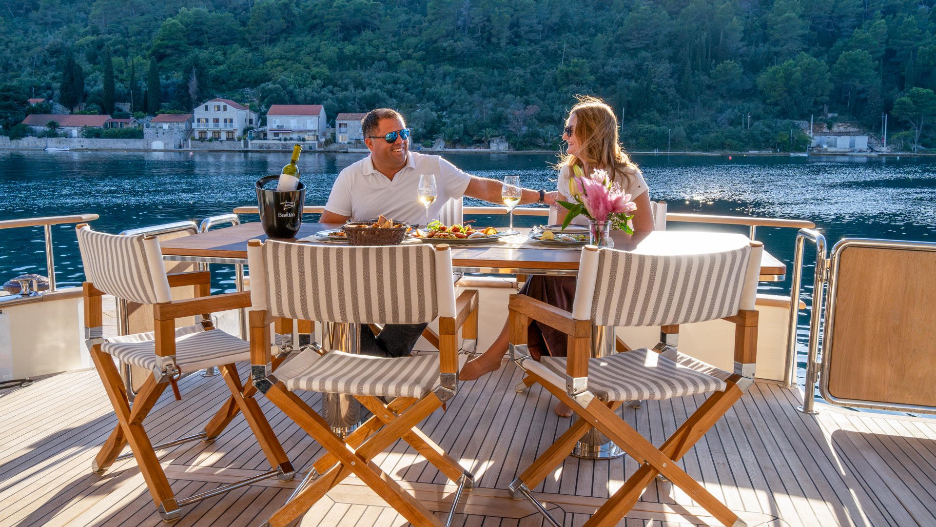 14-Cloud-9-aft-dining_.jpg