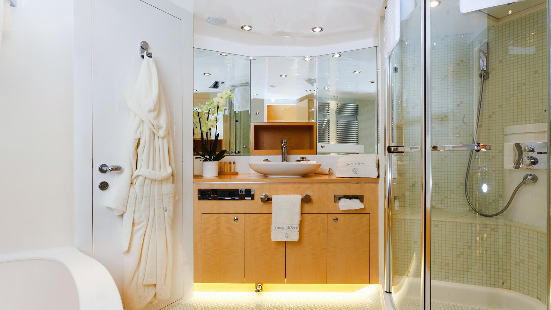 21-Conte-Alberti-ensuite_.jpg