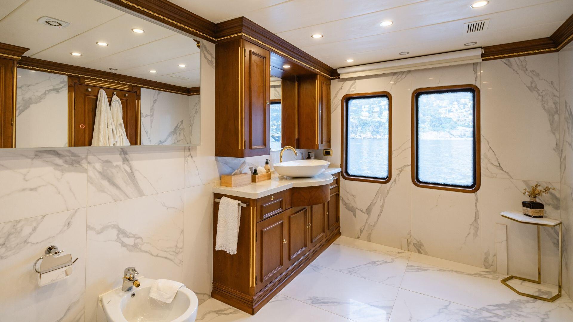 19-Irama-ensuite_.jpg