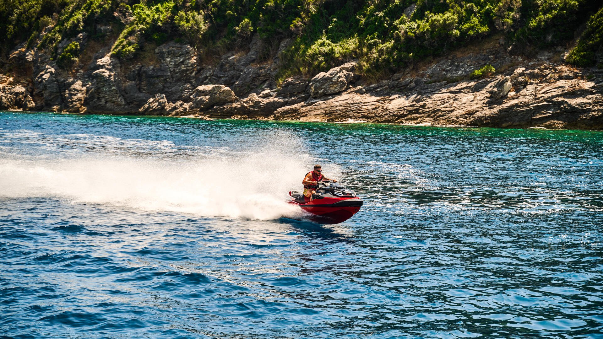 17-Madra-II-jet-ski-running_.jpg