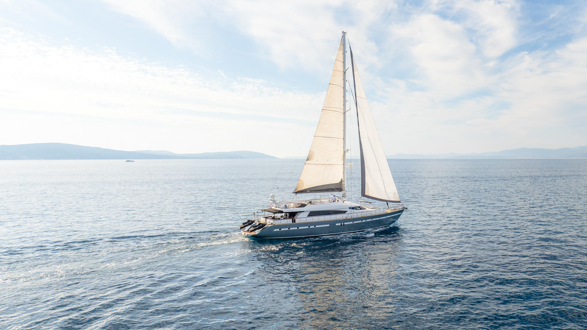 01-SAN-LIMI-sailing_.jpg