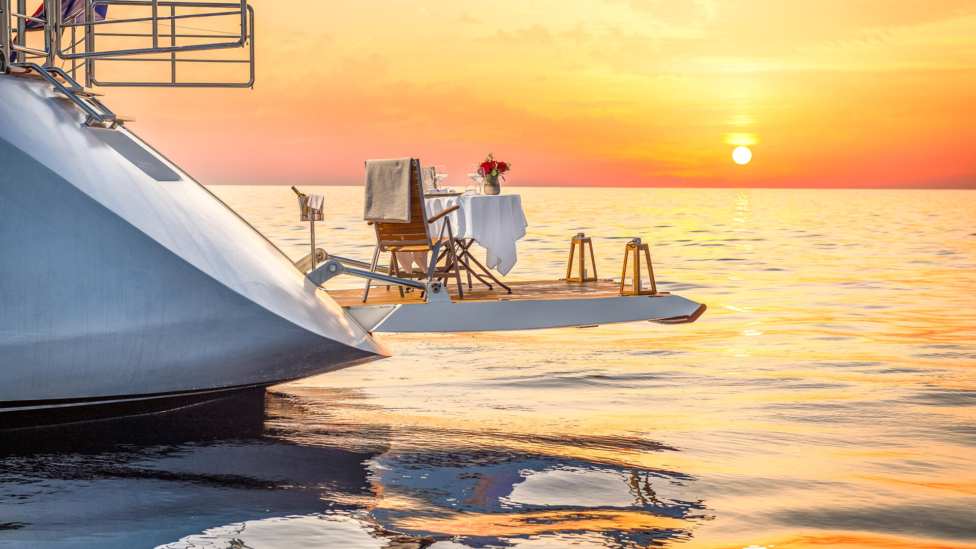 22-Lady-Gita-platform_at-sunset_.jpg