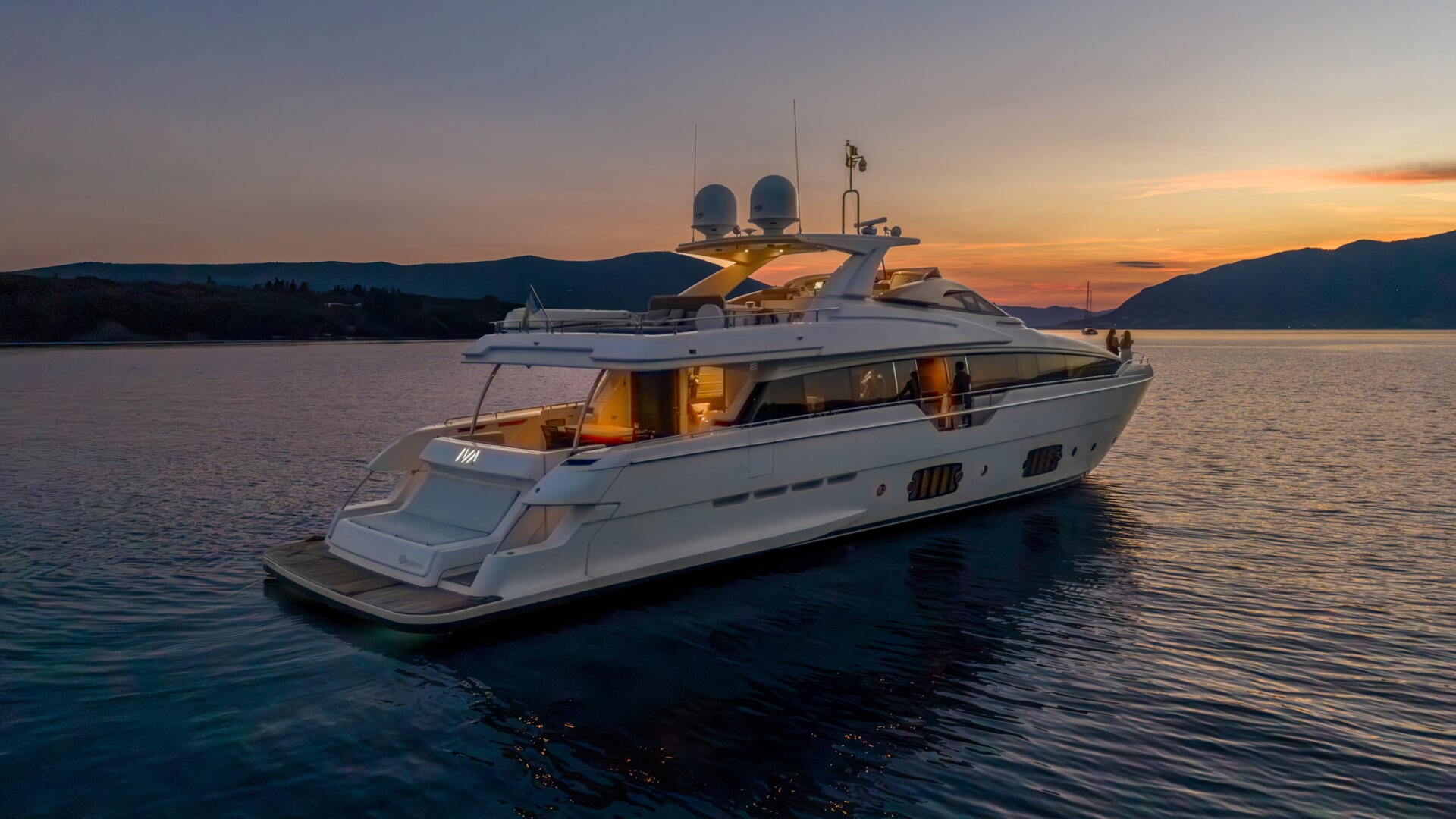 01-Iva-starboard_.jpg