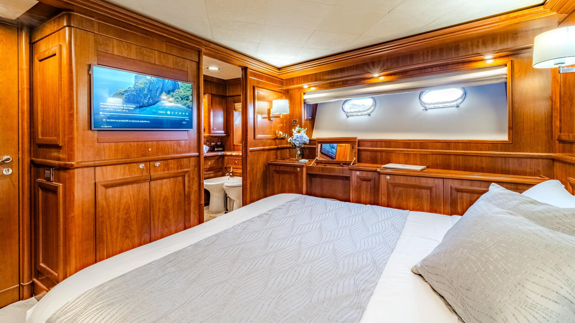 33-Klobuk-Double-cabin_.jpg