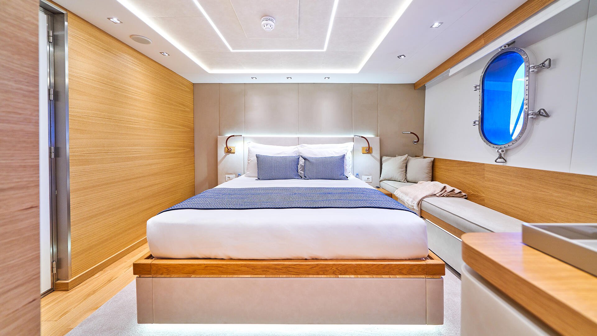 23-Argo-Double-cabin_.jpg