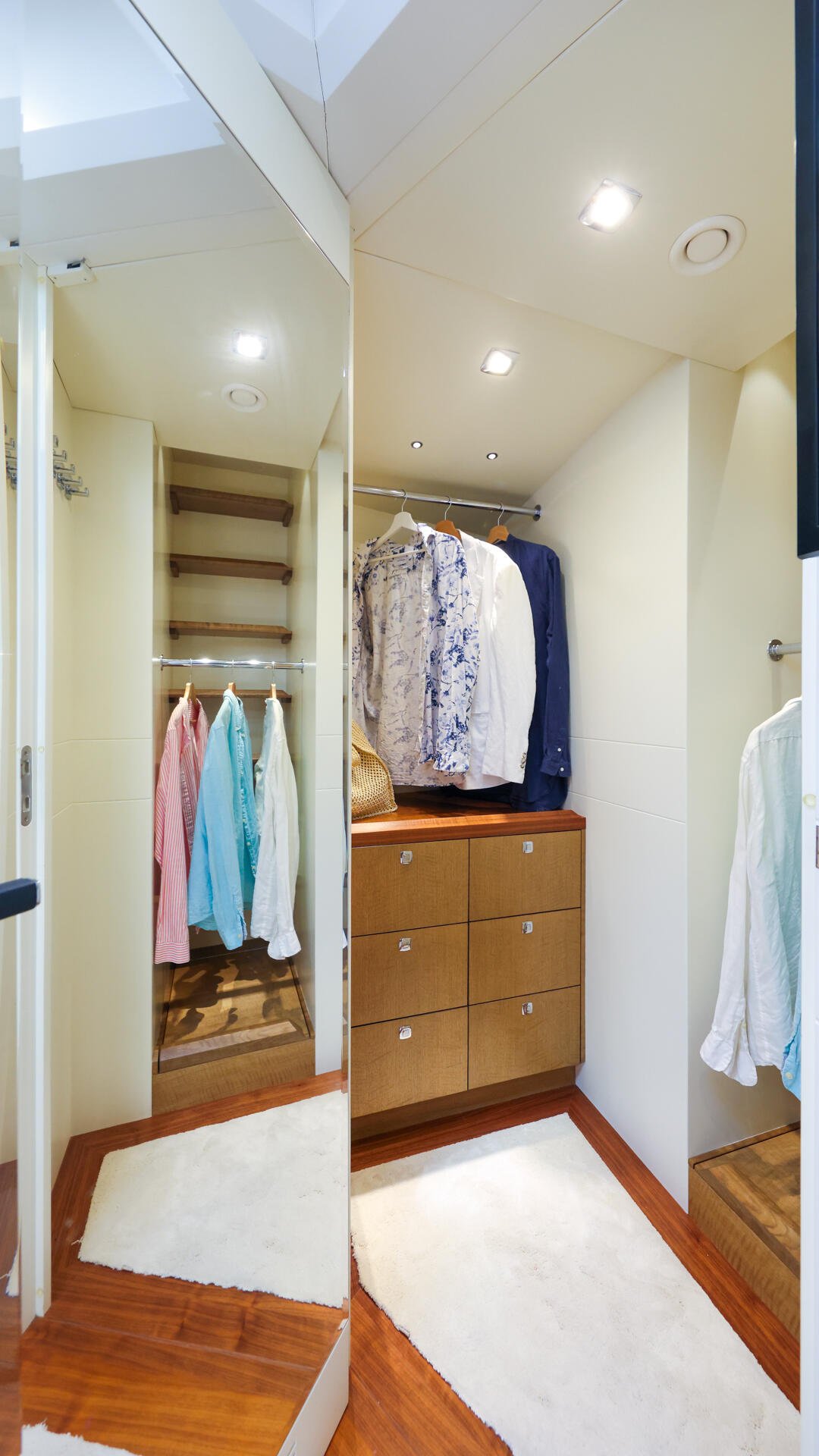 24-Bellkara-Master-cabin-wardrobe_.jpg