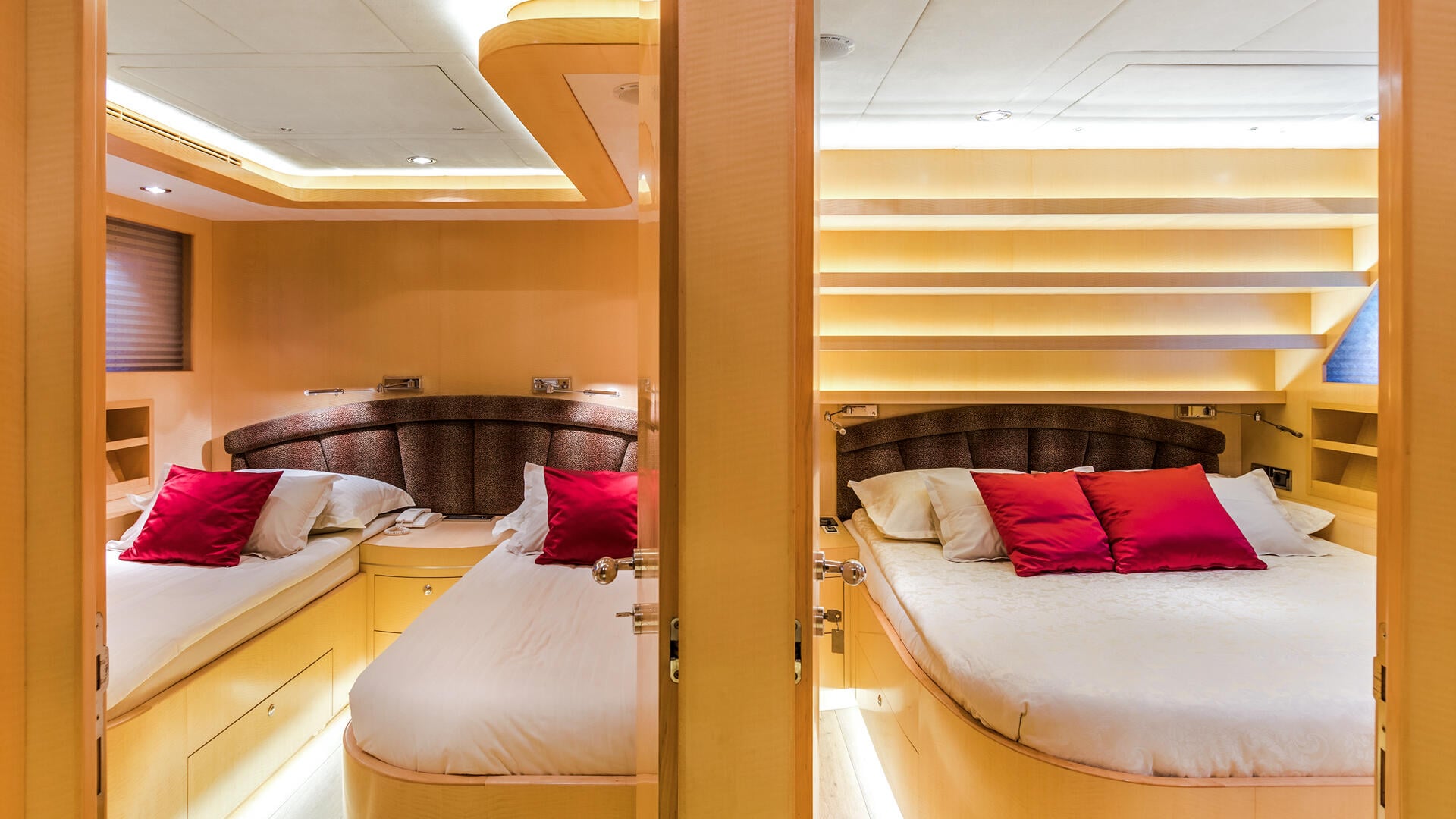 26-Conte-Alberti-twin-and-double-cabin_.jpg