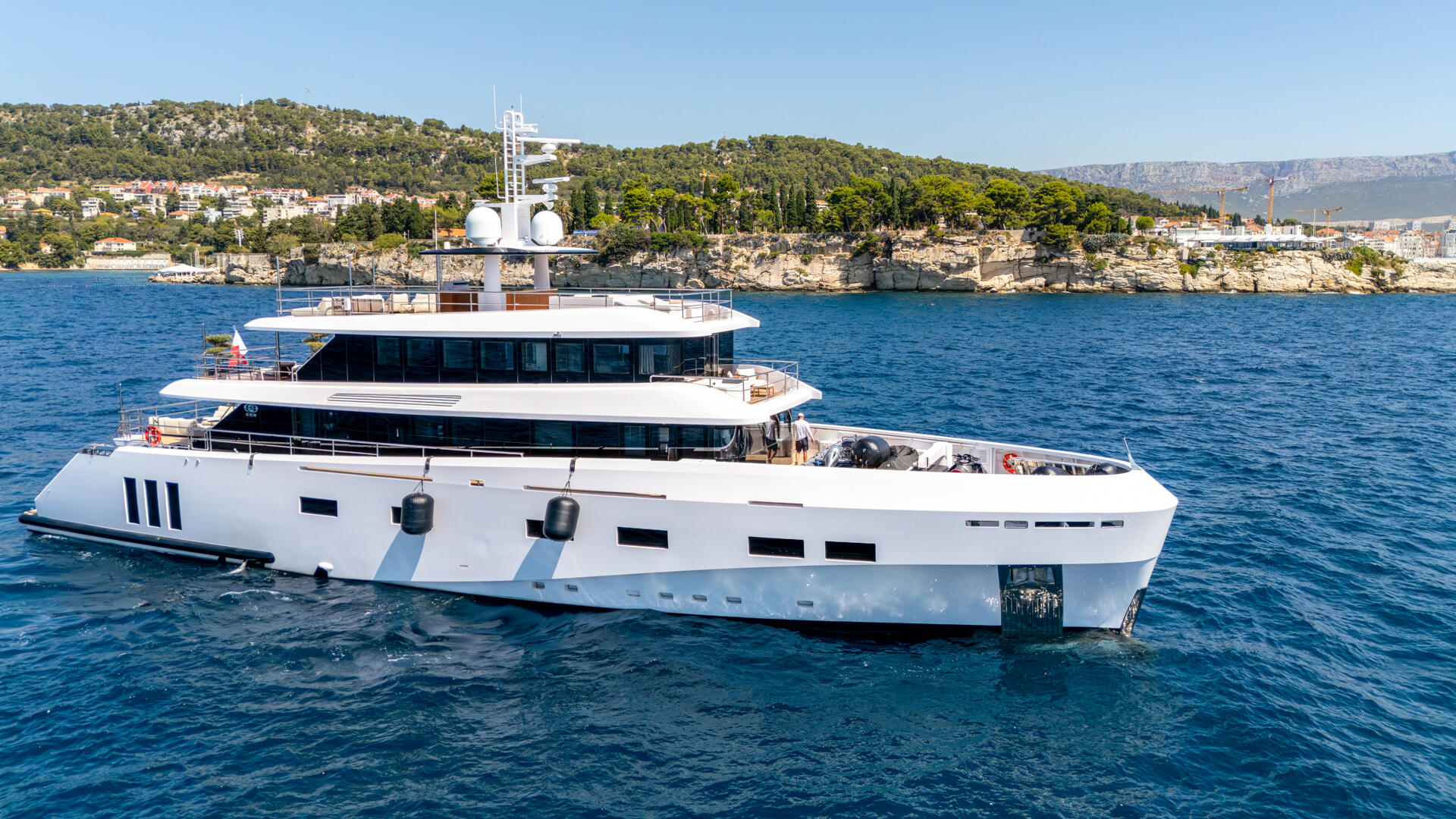 01-Renata-starboard_.jpg