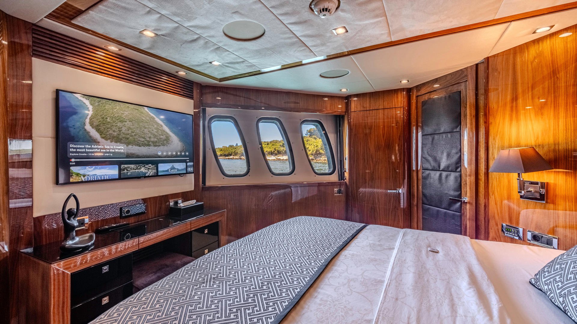 30-Arago-Double-cabin-view_.JPG