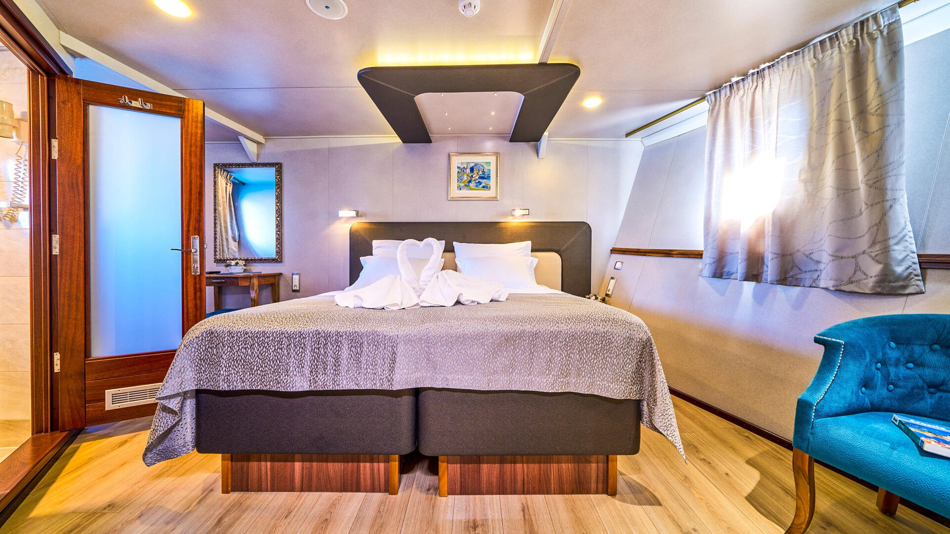 31-Casablanca-convertible-cabin_.jpg