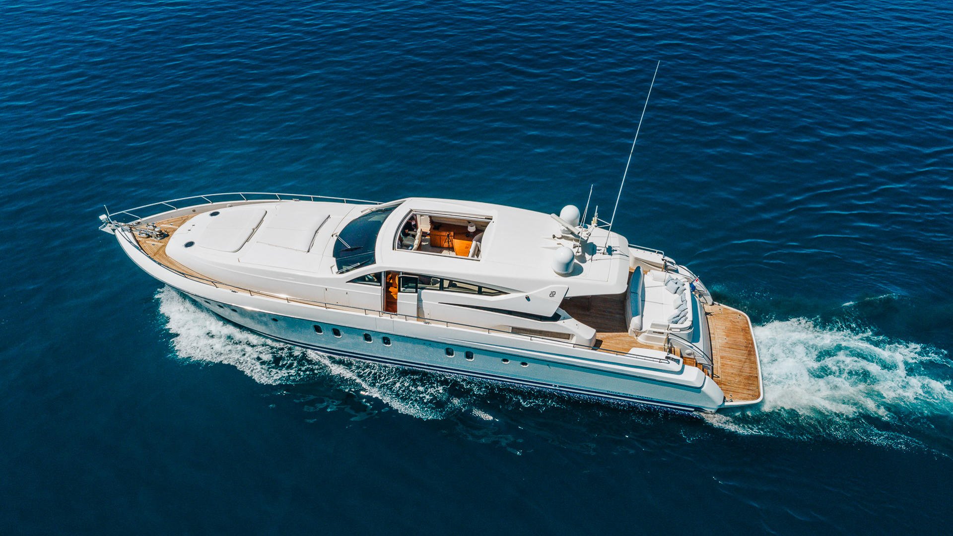 00-SEA-LADY-external-view.jpg