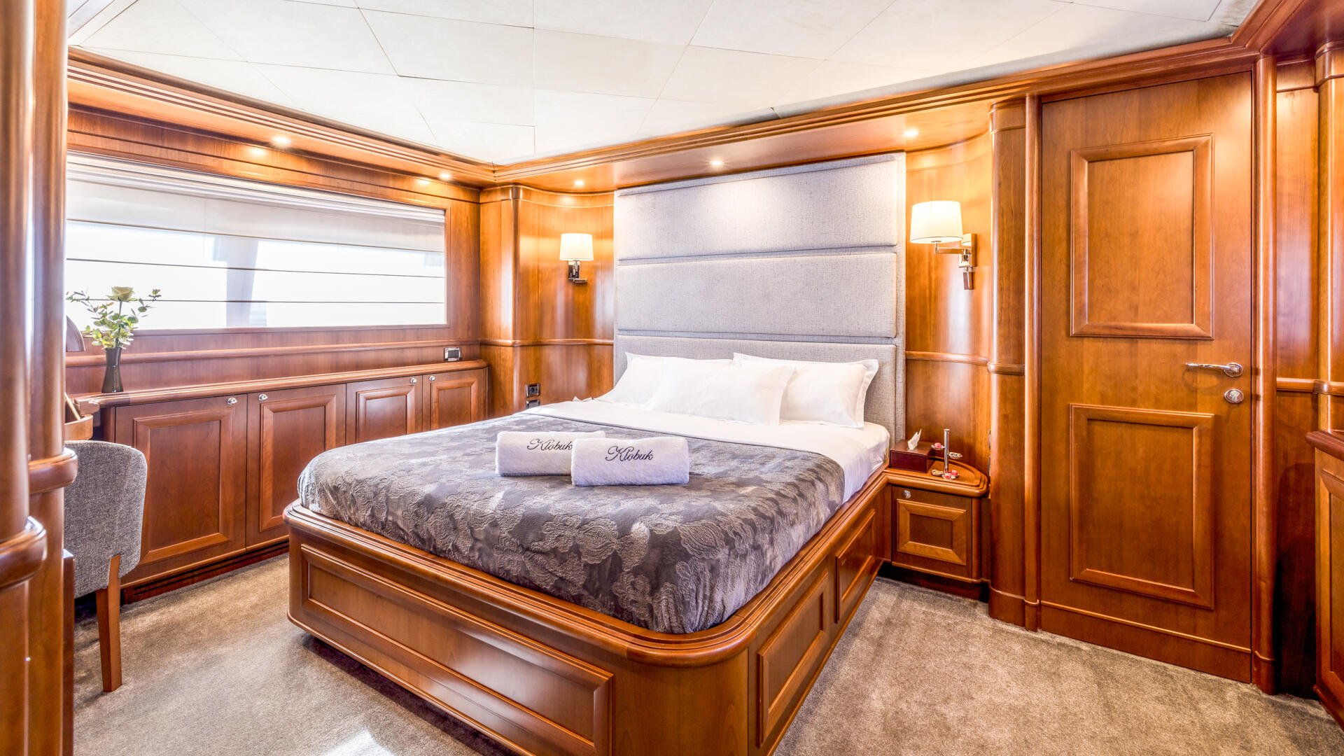 21-Klobuk-Master-cabin_.jpg