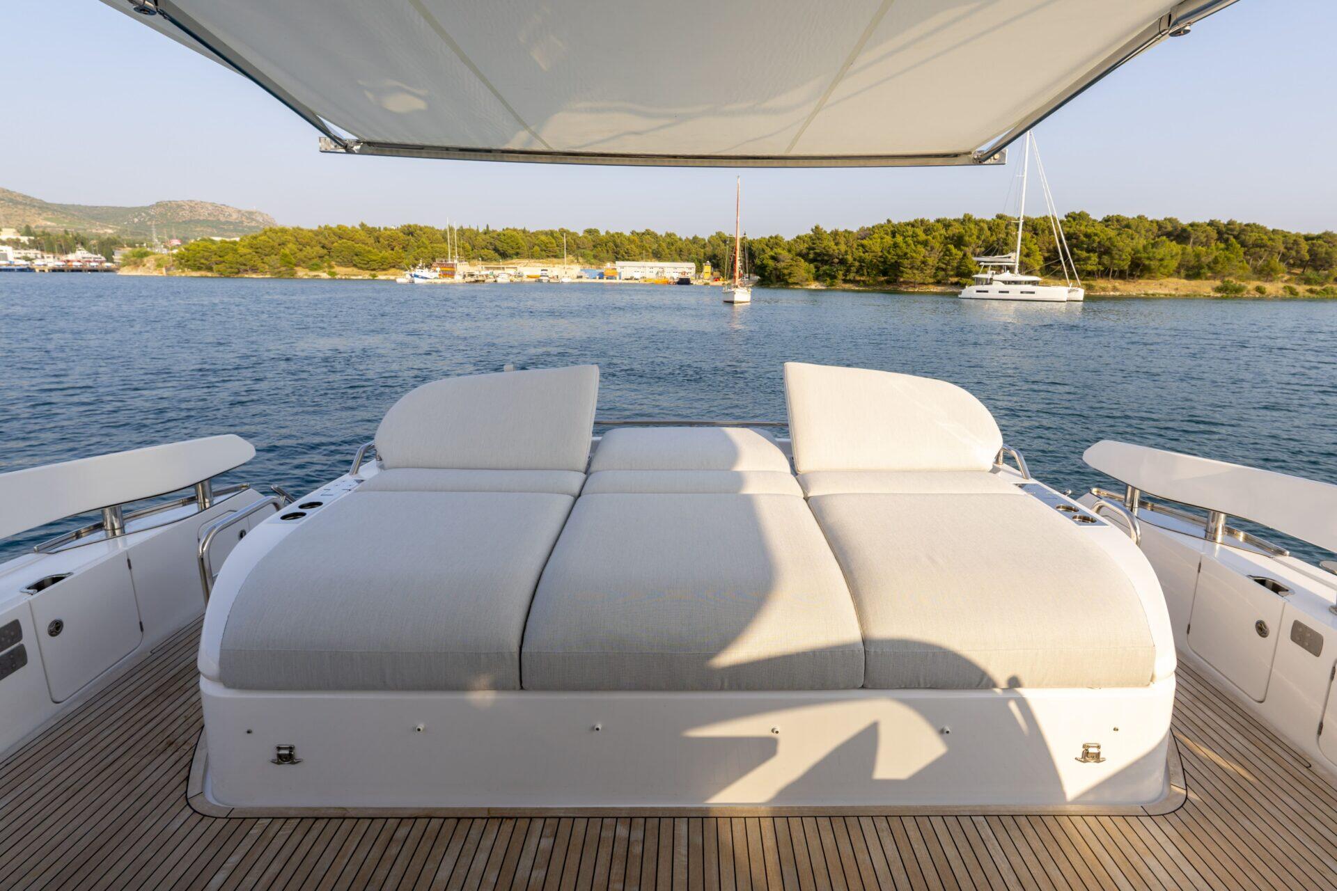 21-FELICITA-sun-deck_.jpg
