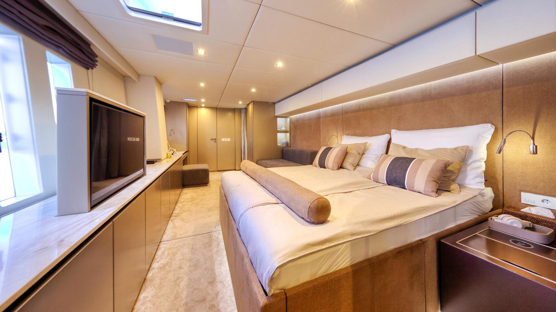 21-Honeybird-Master-suite-retreat_.jpg