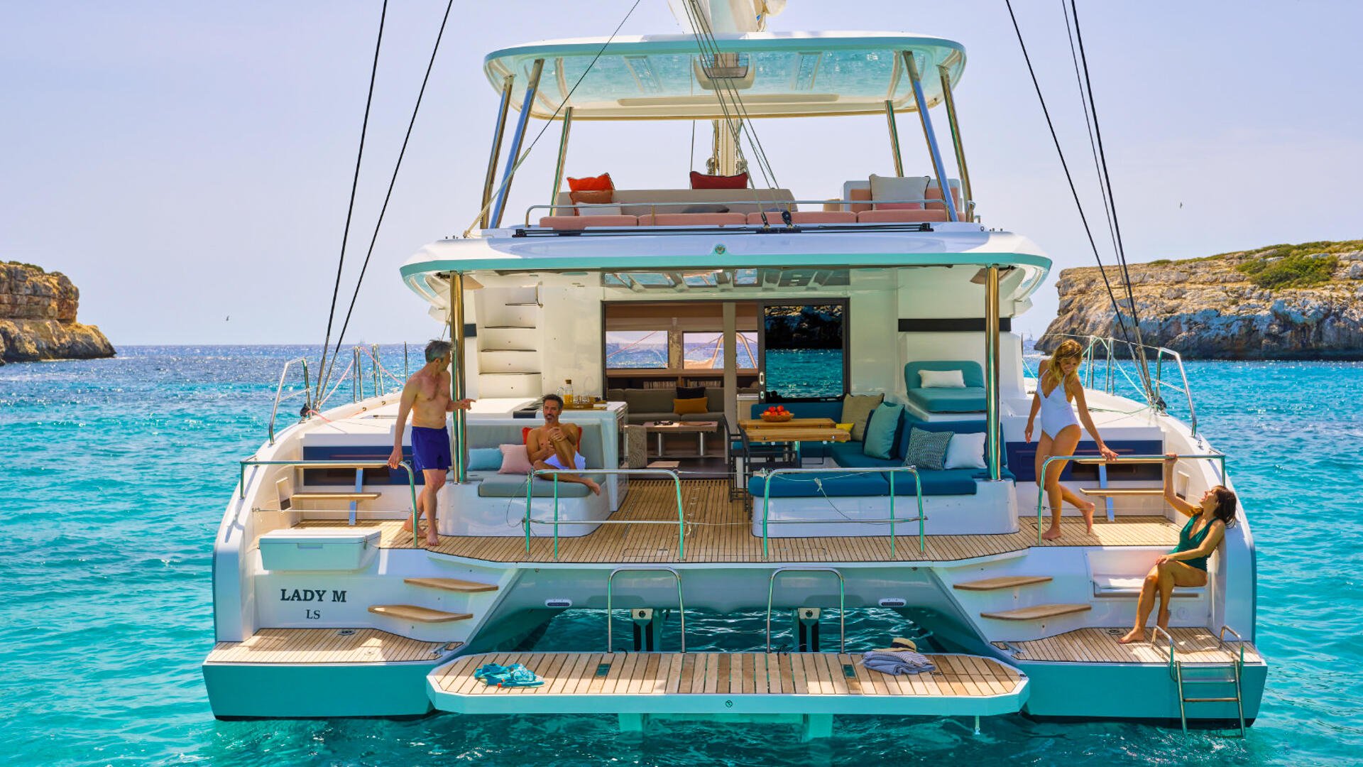03-Artisan-stern-catalogue-photo_.jpg