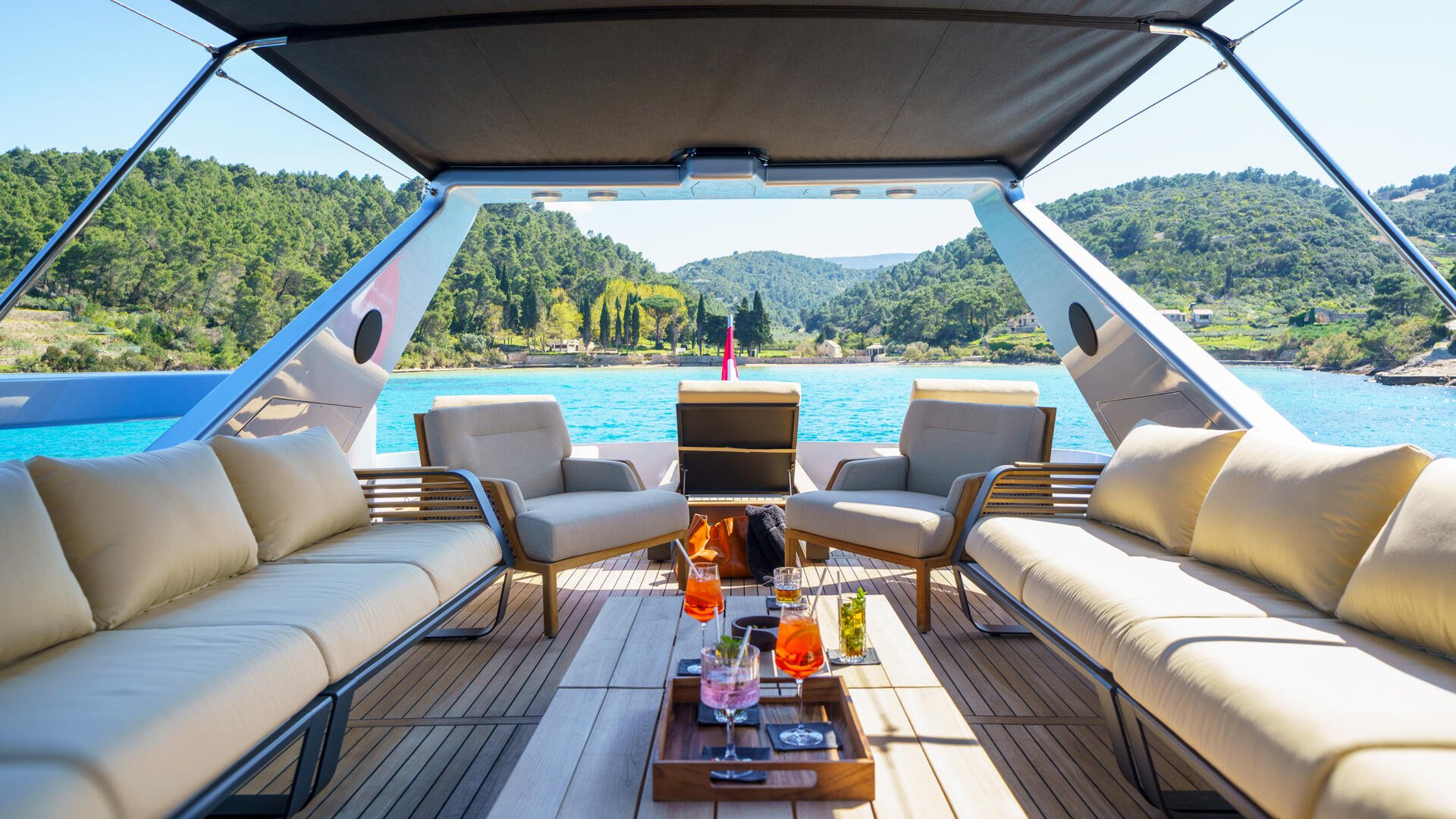 31-Phantom-14-al-fresco-area_.jpg