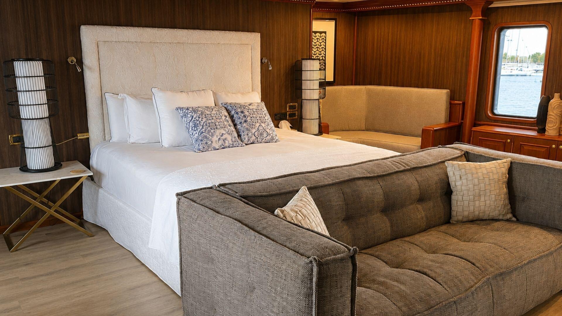 15-Irama-Master-cabin_.jpg