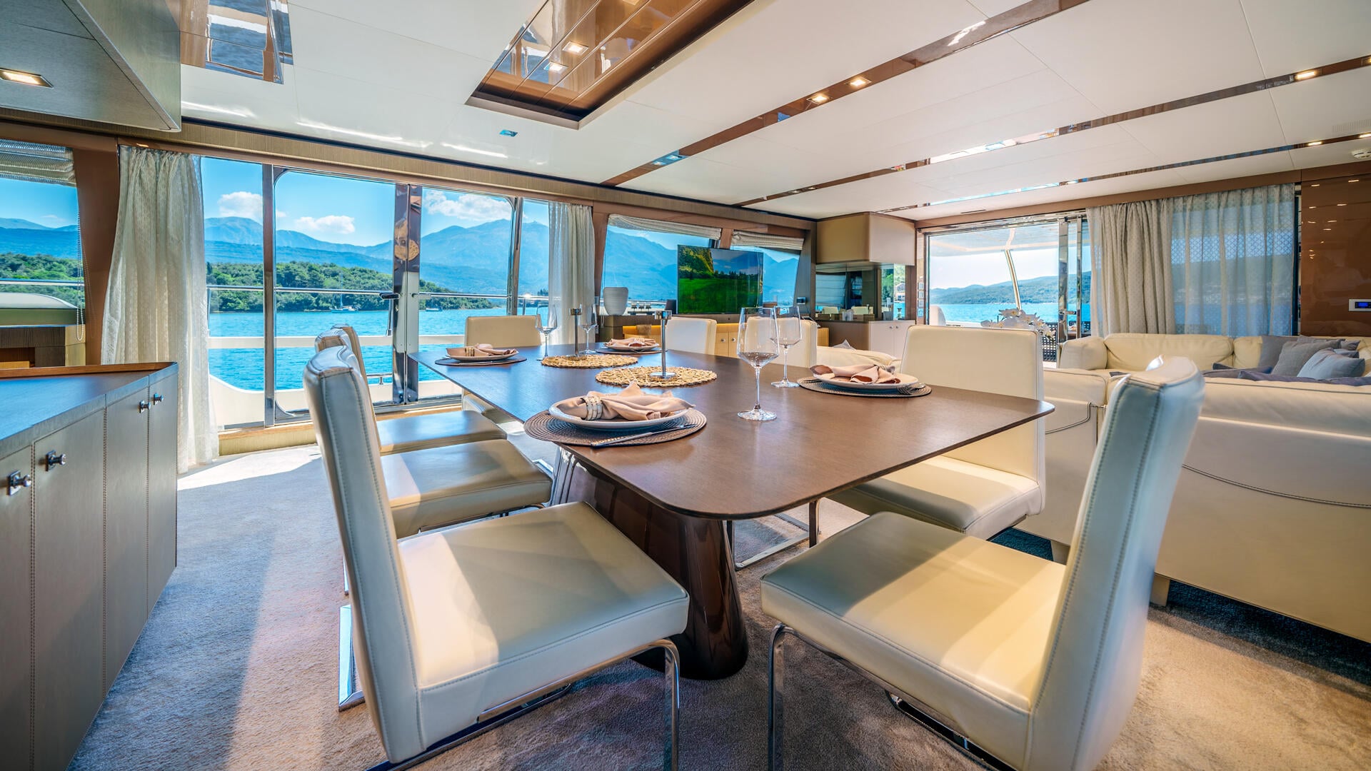 25-Iva-dining-area_.jpg