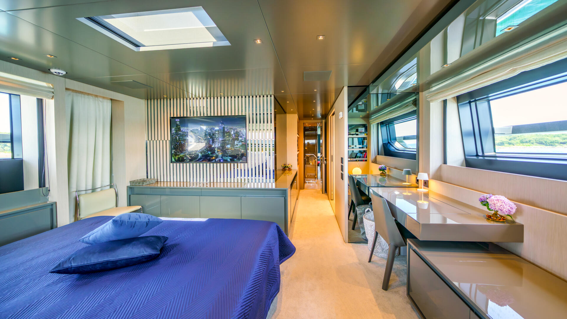 33-Primus-Master-suite-vanity-desk_.jpg