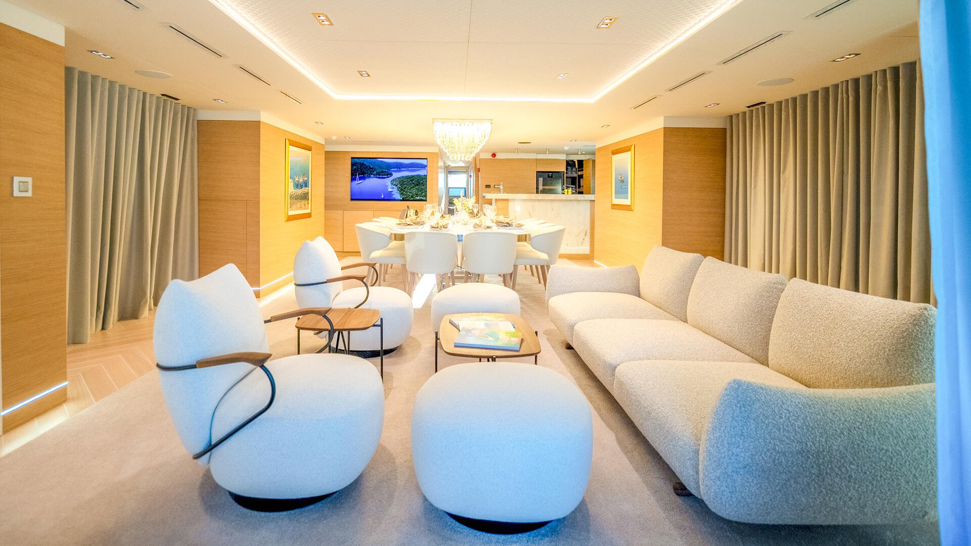 25-Renata-Main-deck-salon_.jpg