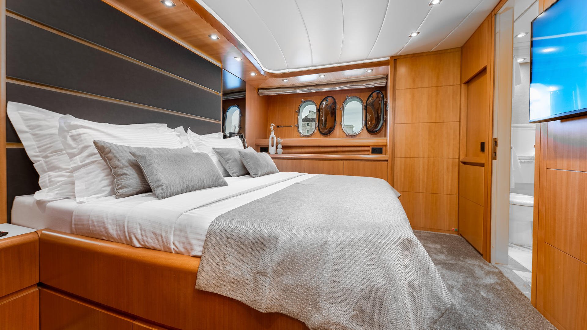 26-Cynthia-Double-cabin-1_.jpg