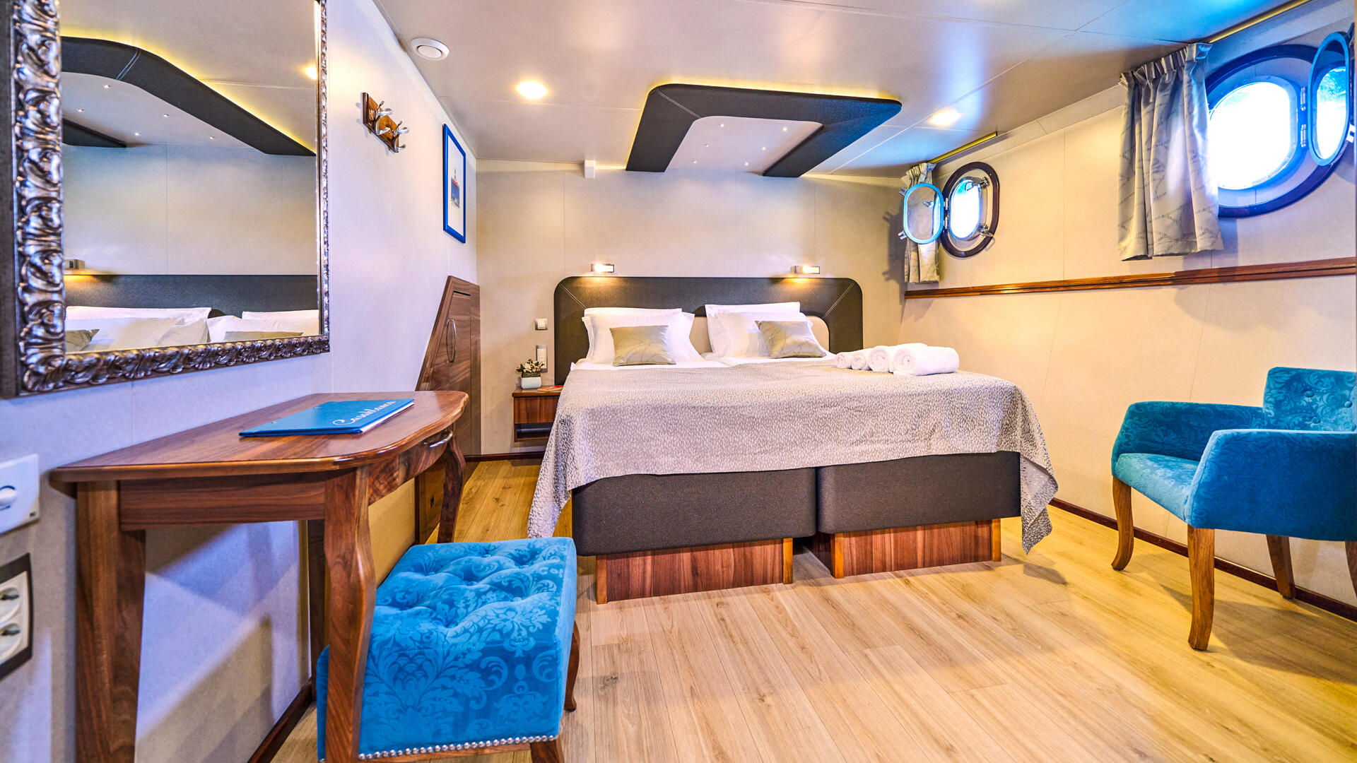 26-Casablanca-twin-cabin-vanity-desk_.jpg