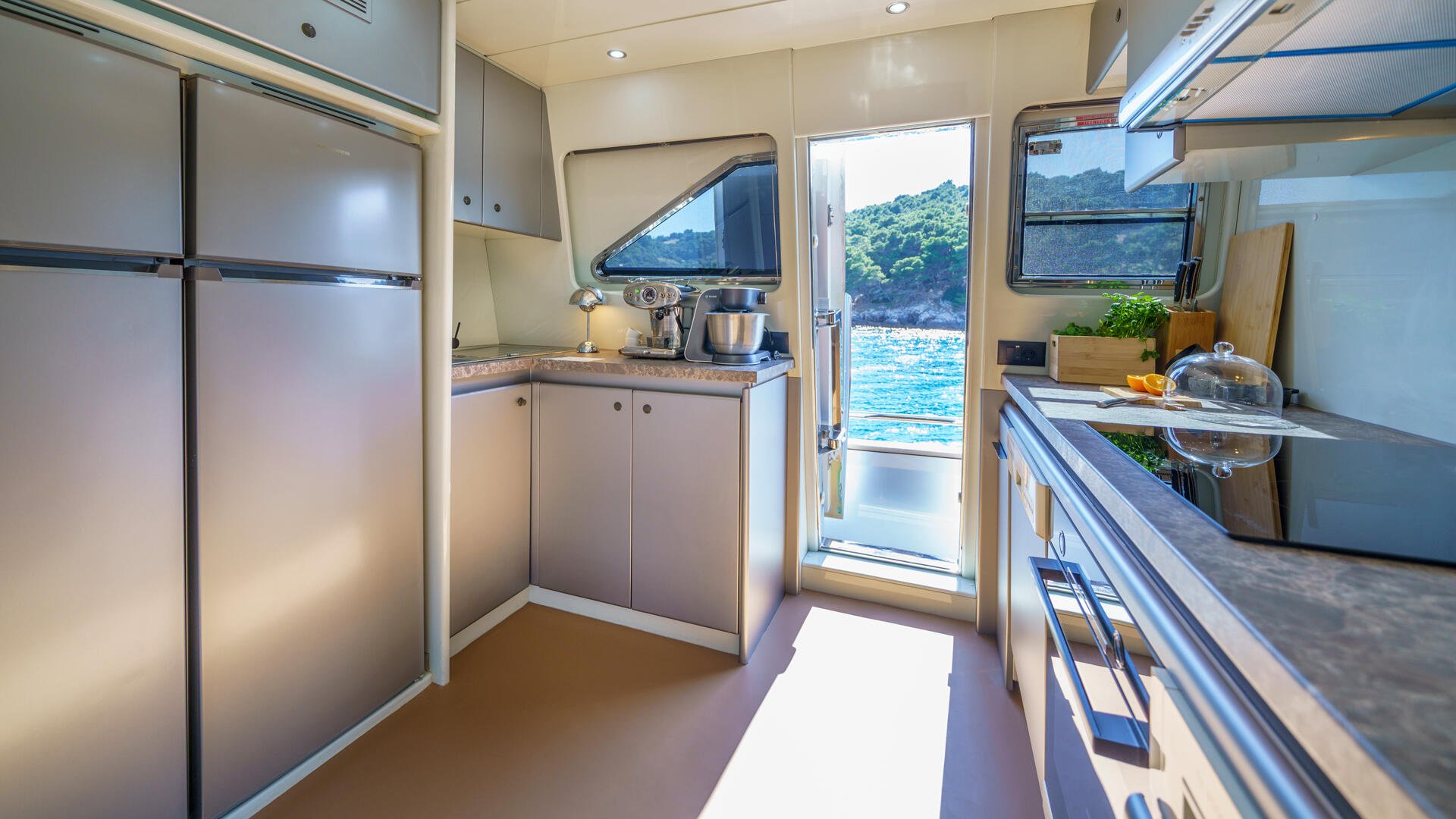 40-Phantom-kitchen_.jpg