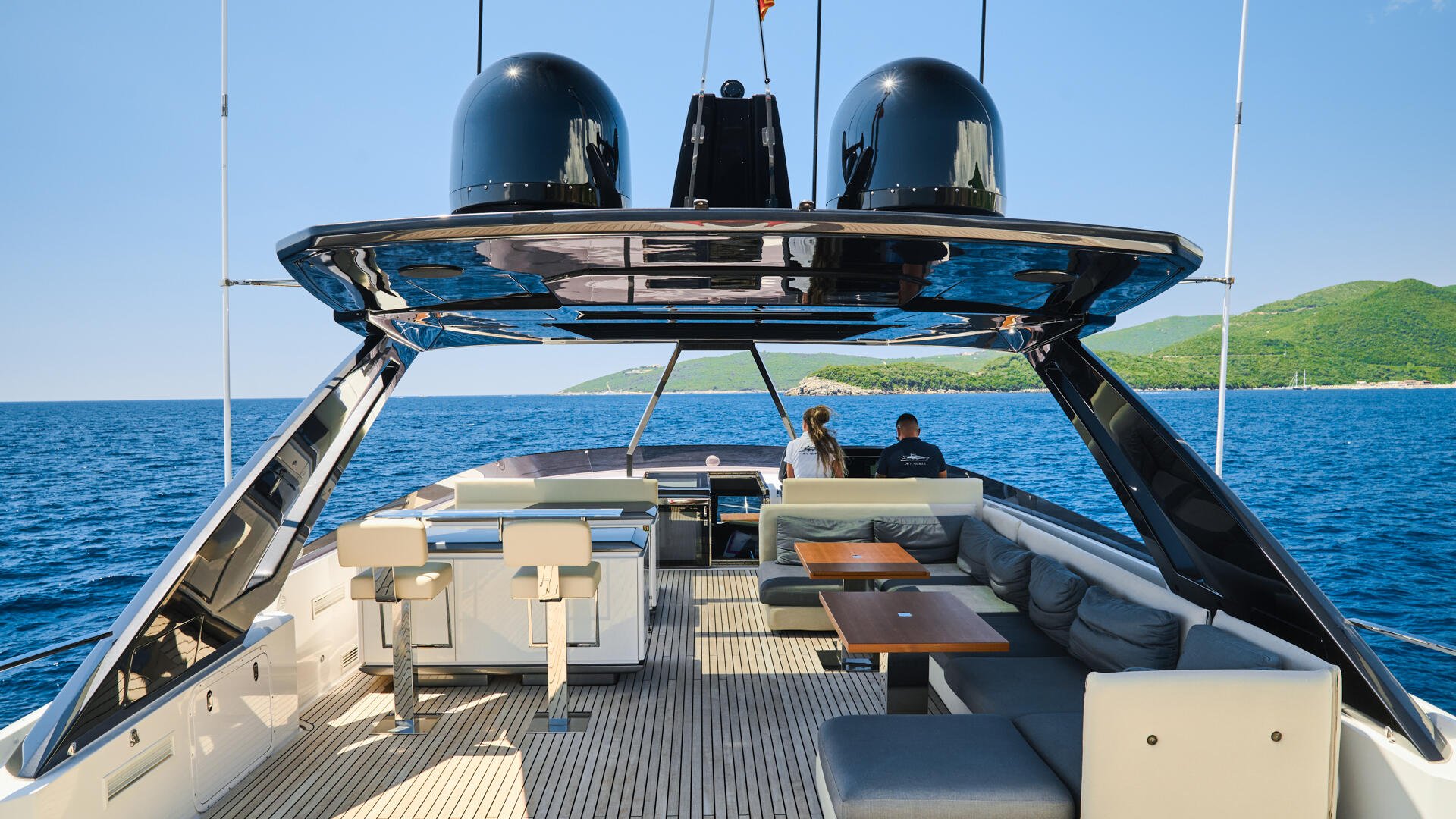 12-Madra-II-flybridge_.jpg