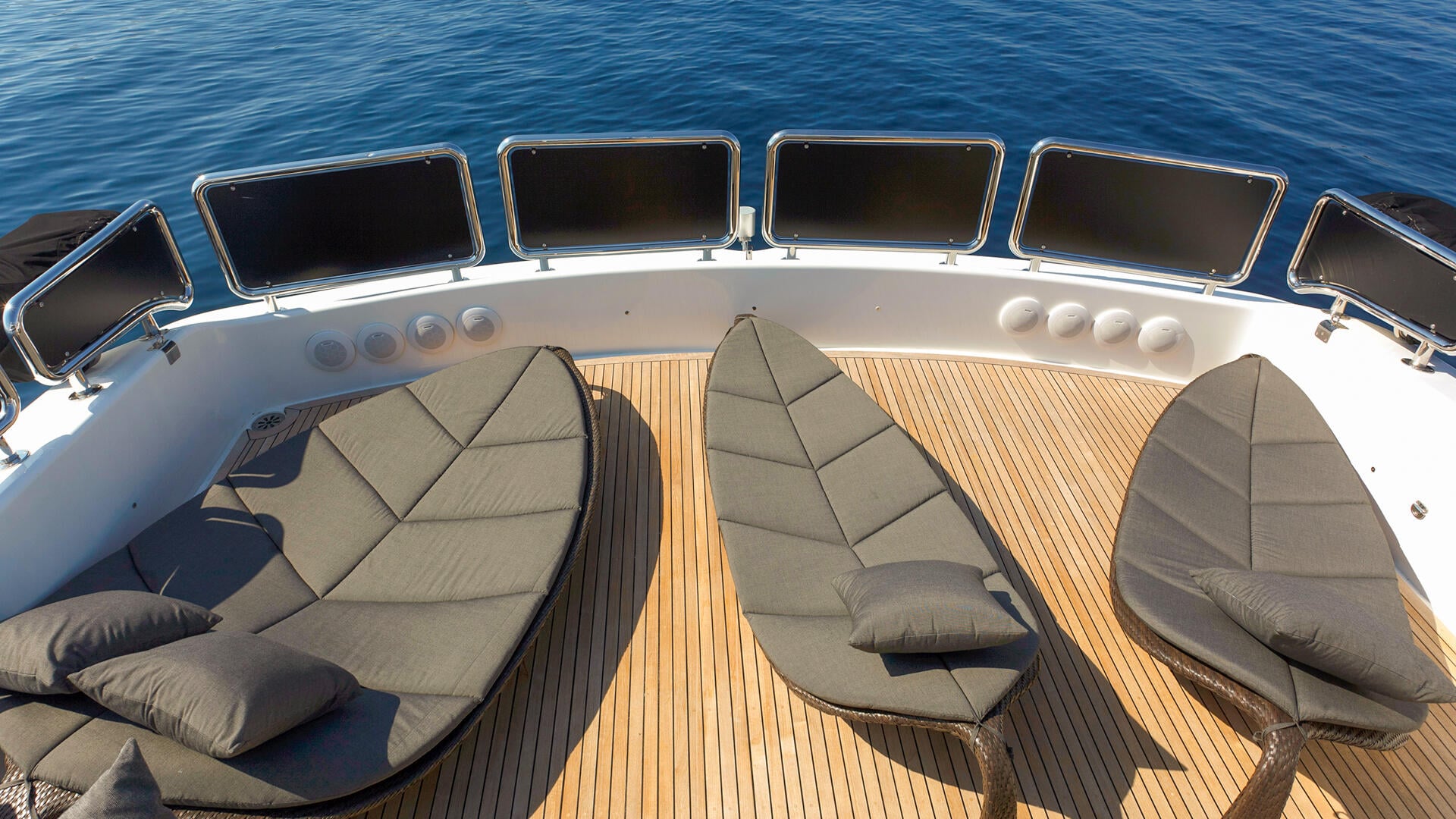 12-Conte-Alberti-sunbeds_.jpg