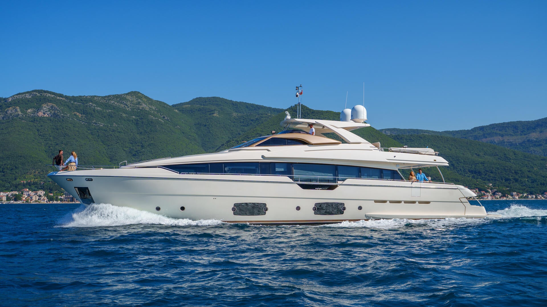 04-Iva-cruising_.jpg
