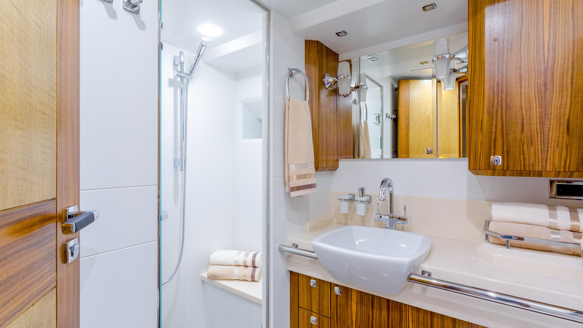 24-Bellkara-Twin-cabin-bathroom_.jpg